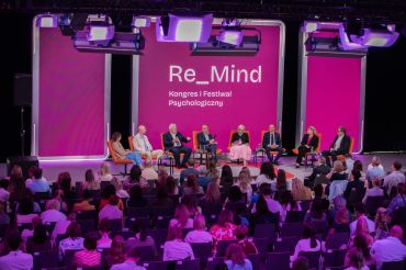 Panel „Człowiek w biznesie” podczas Kongresu Re_Mind z udziałem przedstawiciela PZU i Fundacji PZU